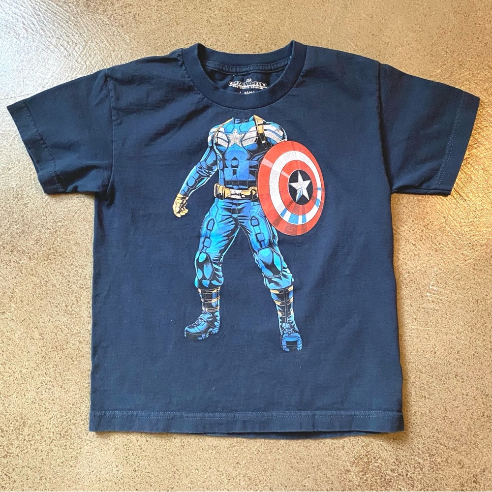 Captain America Graphic Tee. Boys Large 10/12.